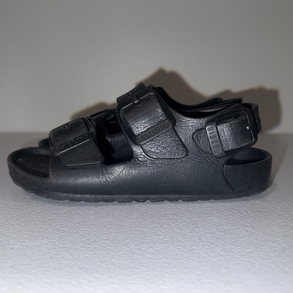 Kids Shoes - Picture 1 of 2